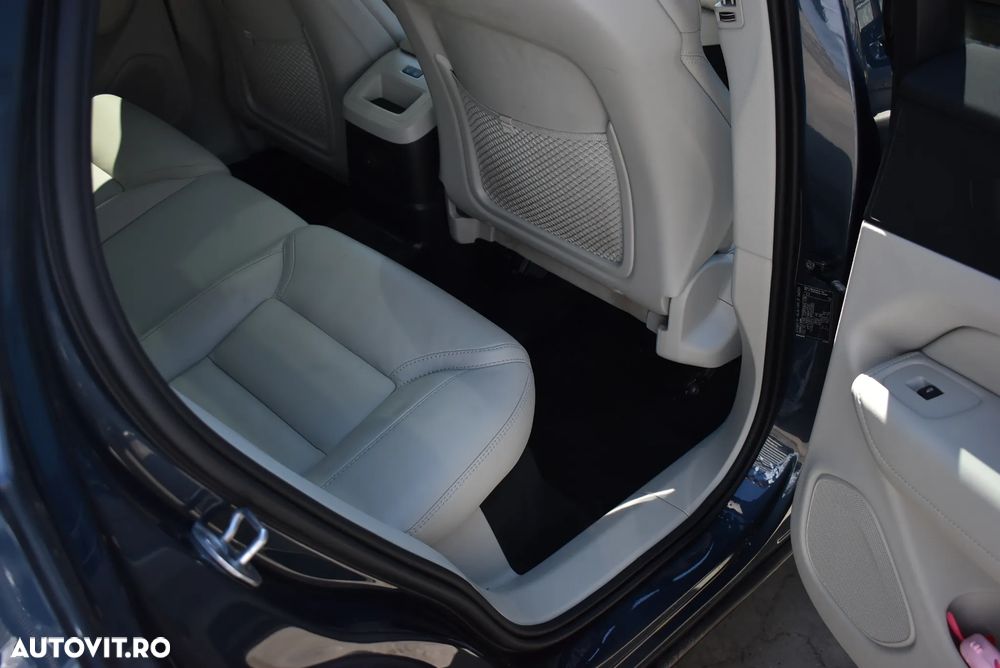 Volvo XC 60 Recharge T8 AWD AT Plus Bright - 30