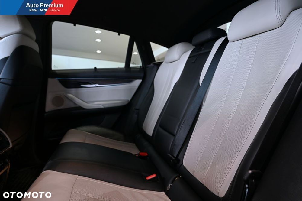 BMW X6 M50d - 13