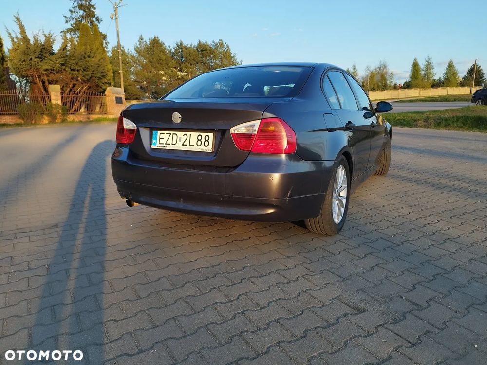 BMW Seria 3 320i - 4