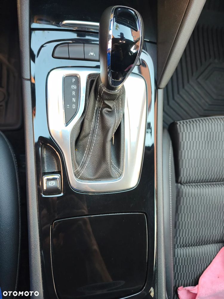 Opel Insignia - 8