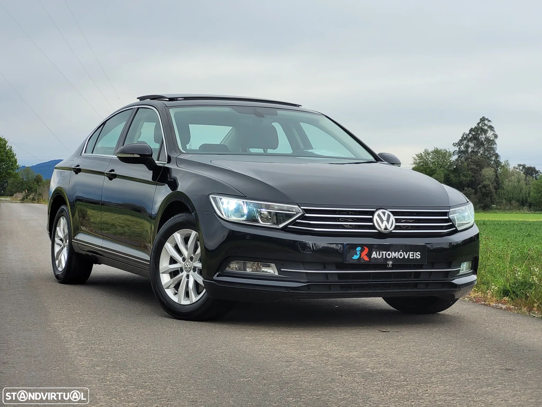 VW Passat 1.6 TDI Highline DSG - 1