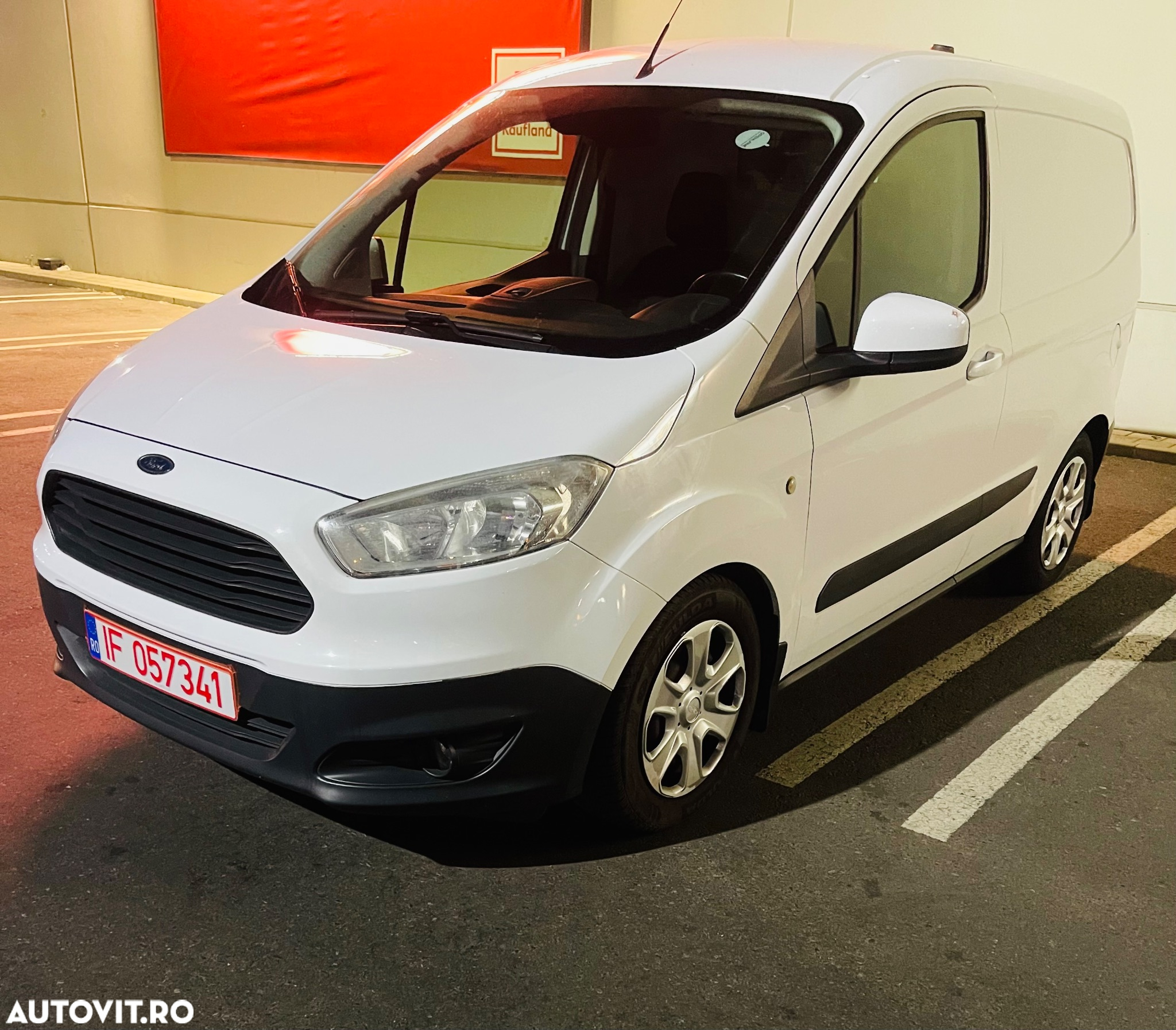 Ford Tourneo Courier 1.5 TDCi Trend - 4