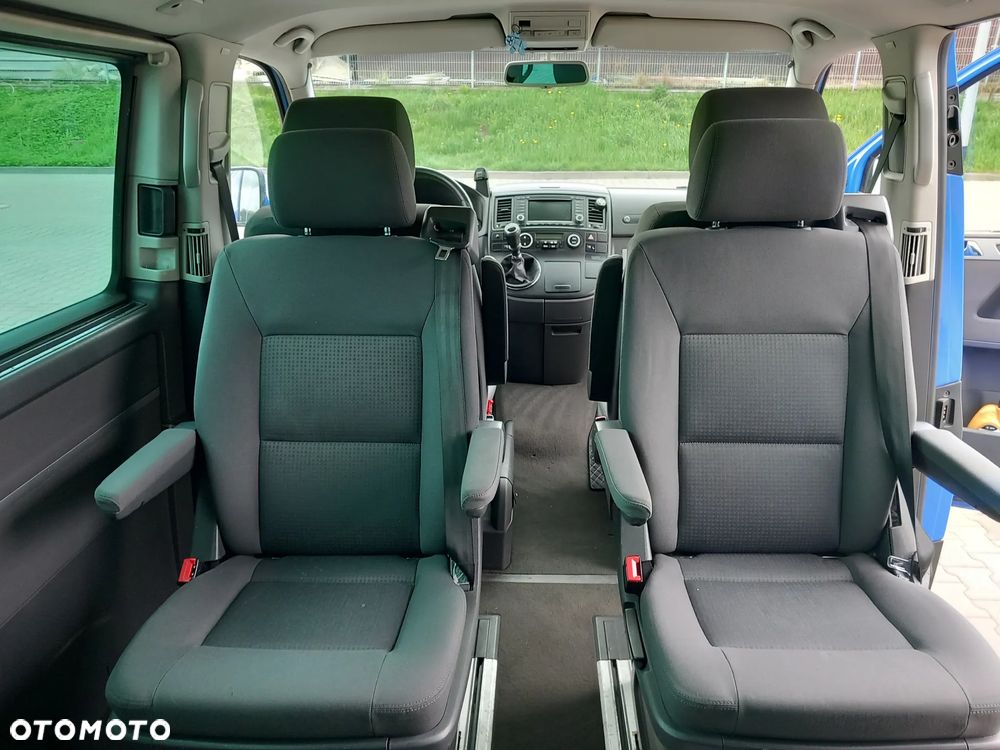 Volkswagen Multivan - 25