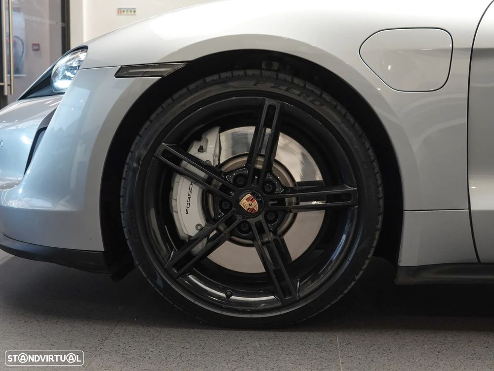 Porsche Taycan 4S - 15