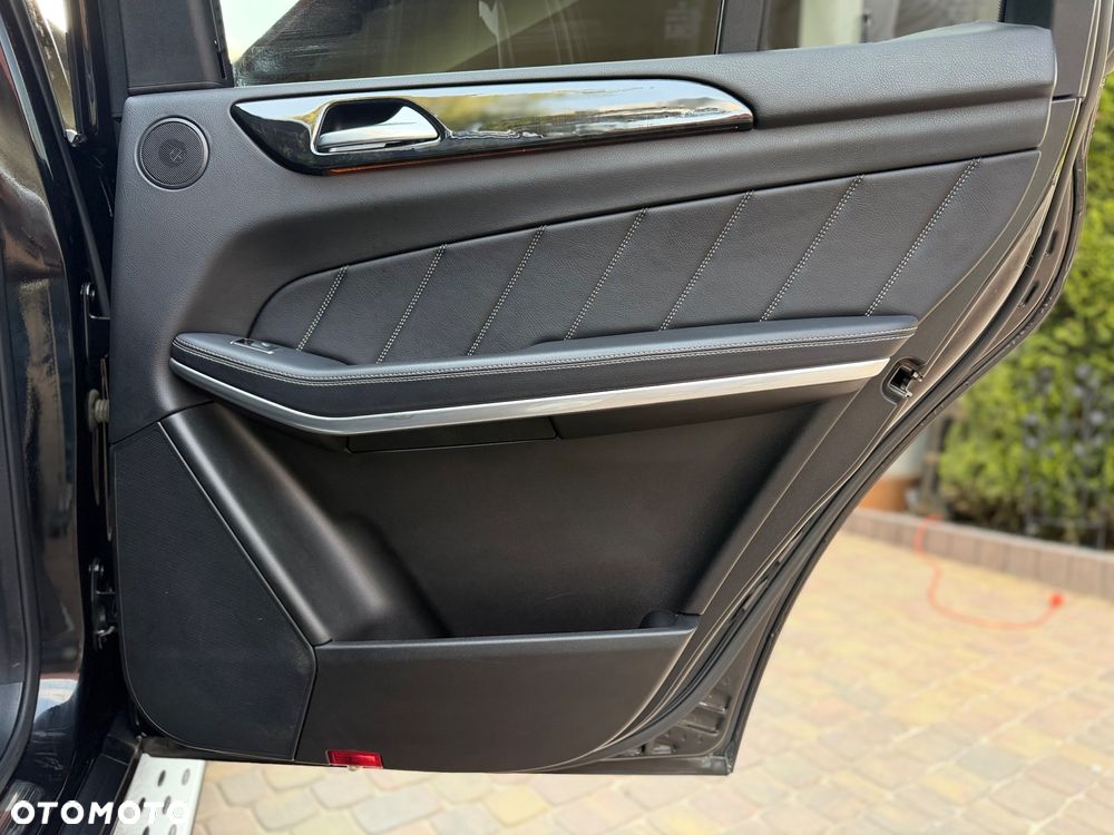 Mercedes-Benz GL 350 BlueTEC 4-Matic - 24