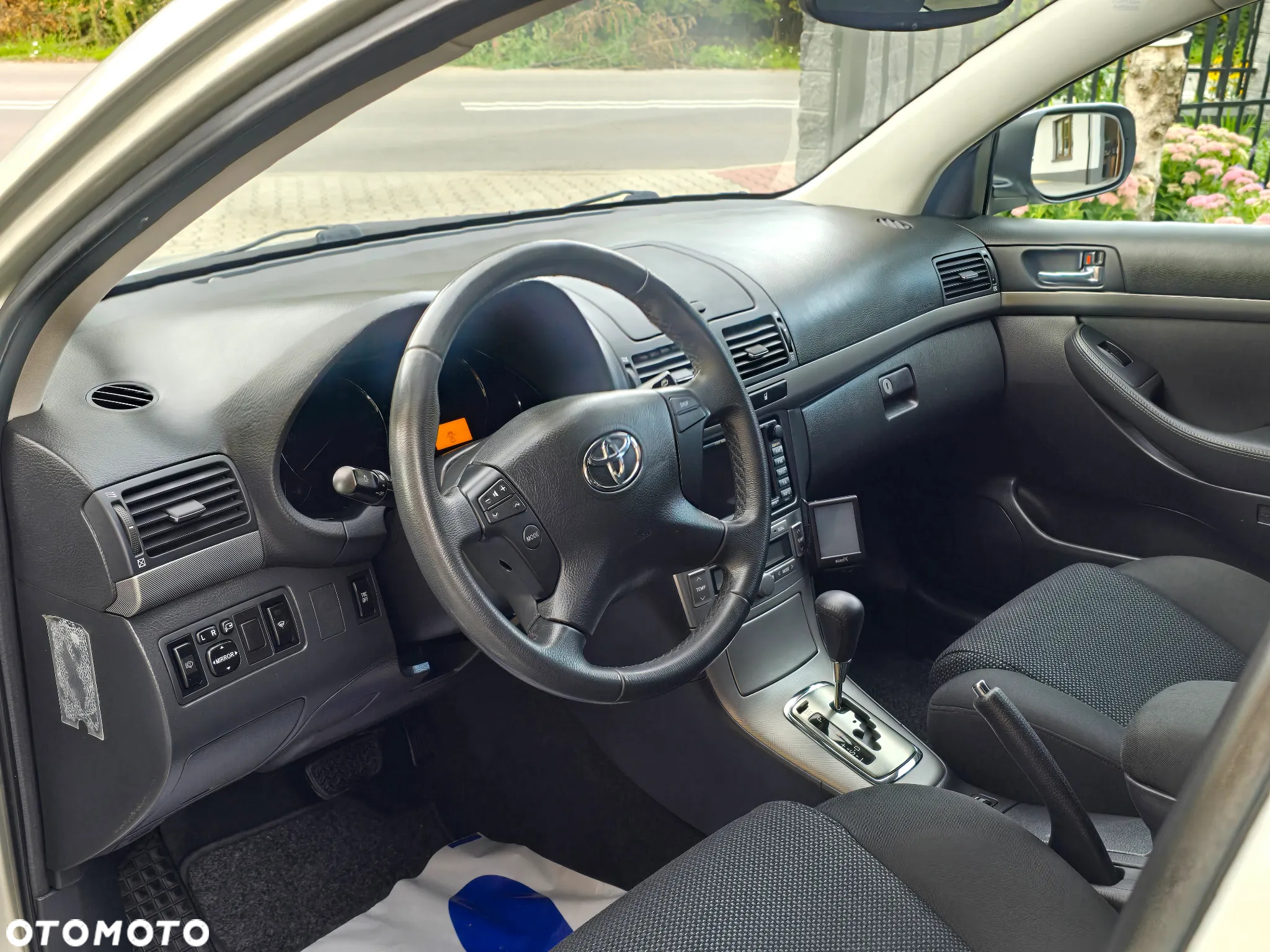 Toyota Avensis 2.0 VVT-i Automatik Executive - 31