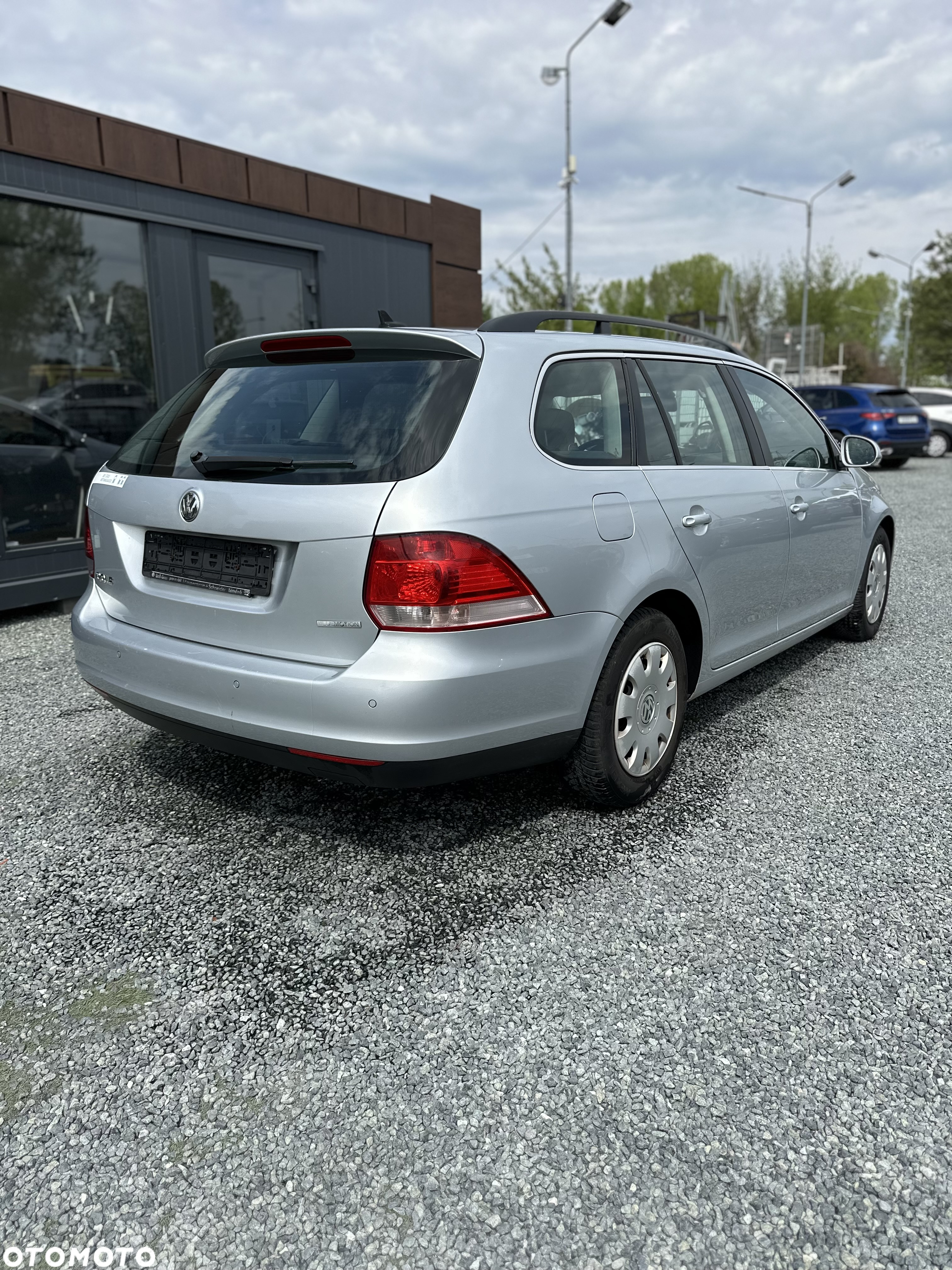 Volkswagen Golf 1.9 TDI DPF Edition BlueMotion - 4