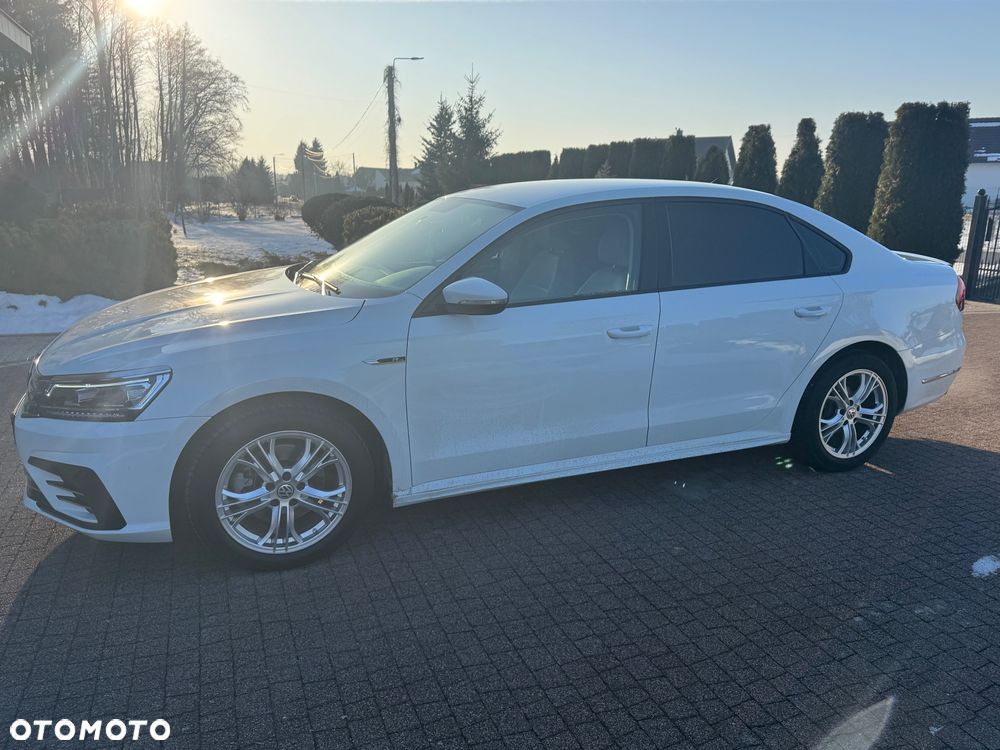 Volkswagen Passat - 13