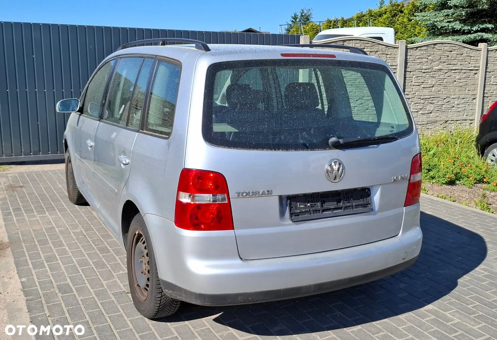 Volkswagen Touran - 8