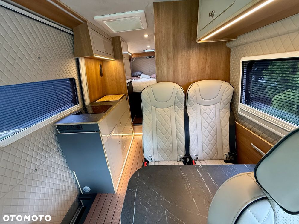 Mercedes-Benz SPRINTER - 32