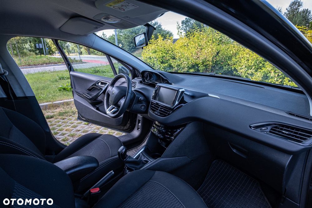 Peugeot 208 1.2 PureTech GPF Active S&S - 6