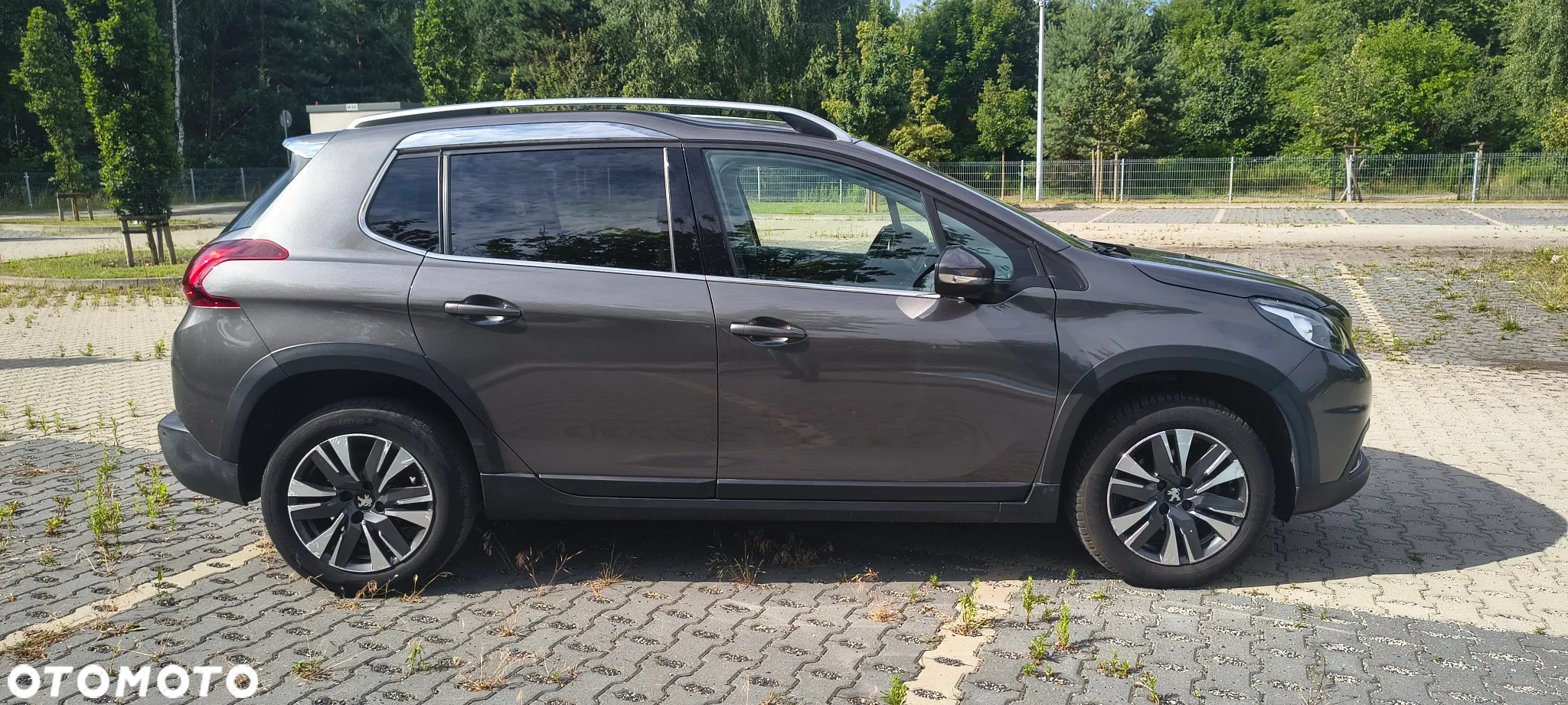 Peugeot 2008 1.2 Pure Tech Allure S&S - 3
