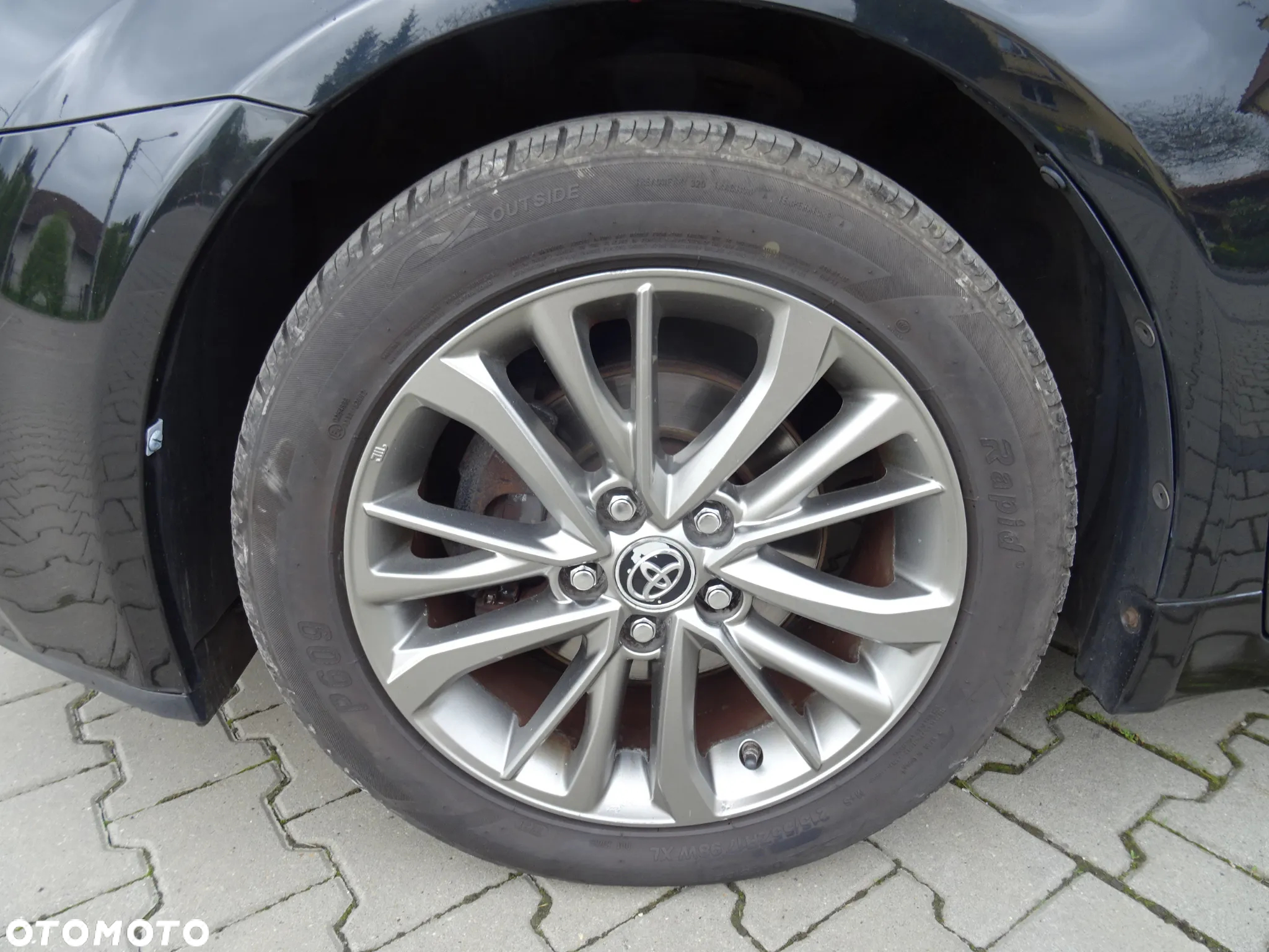 Toyota Avensis 1.8 Premium - 16