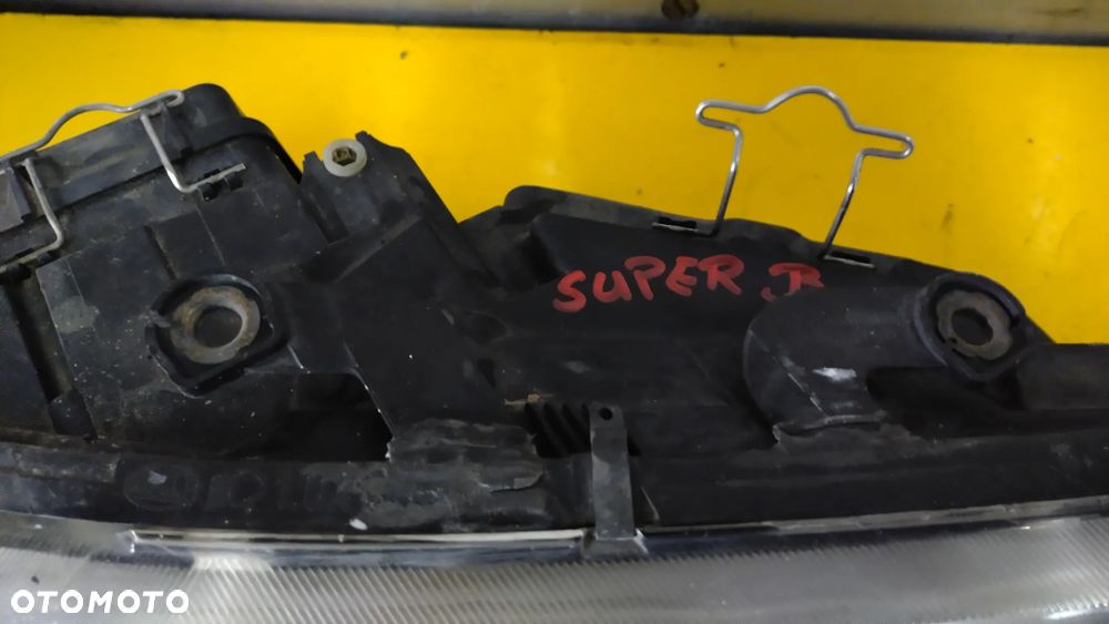 Lampa reflektor prawy skoda superb - 2