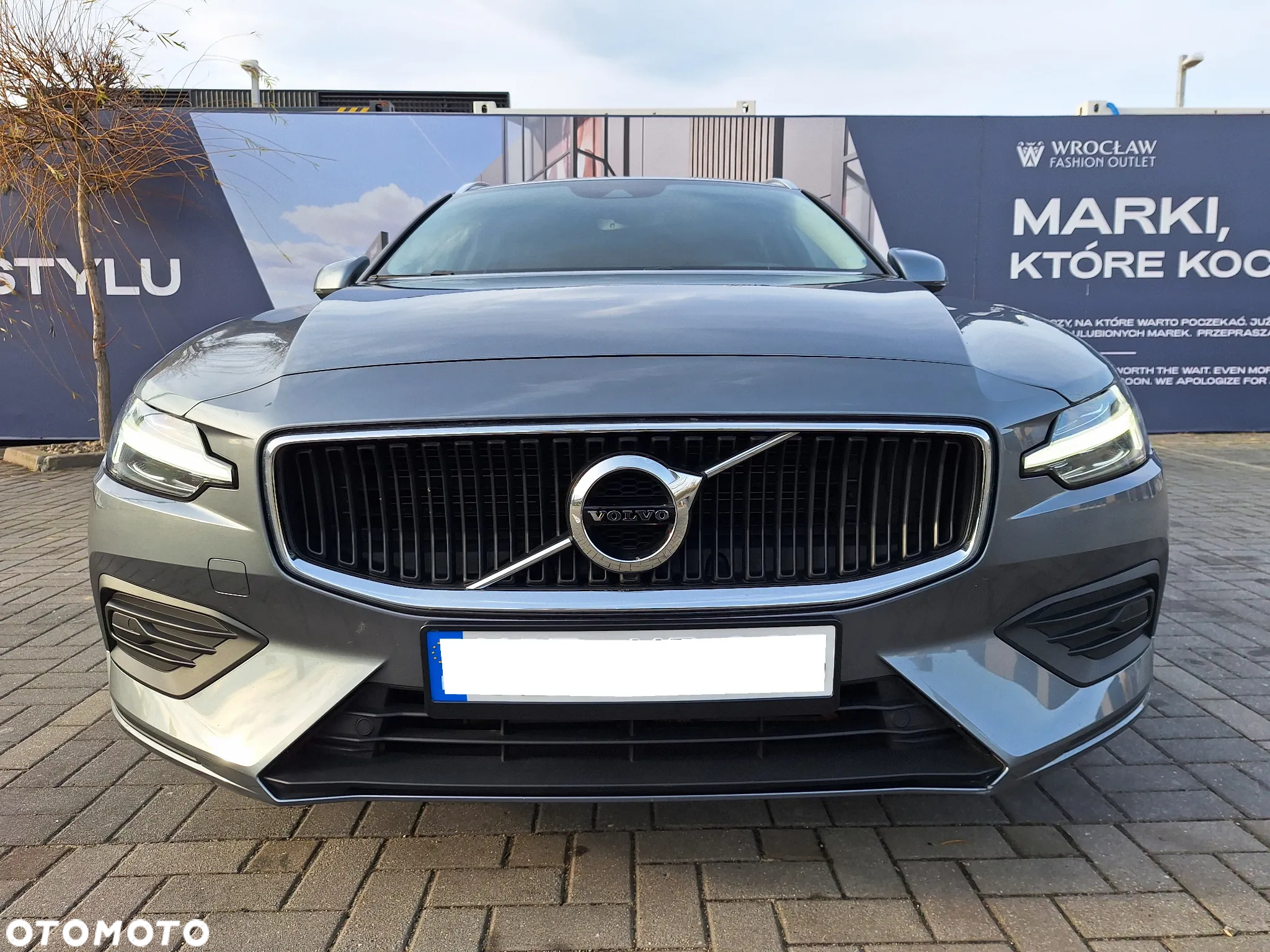 Volvo V60 T4 Momentum Pro - 3