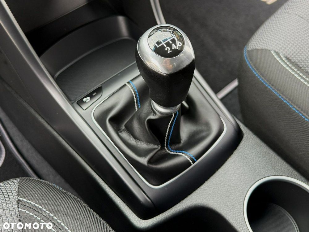 Hyundai i30 blue 1.4 Passion - 27