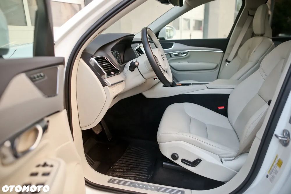 Volvo XC 90 T5 AWD Inscription 7os - 31