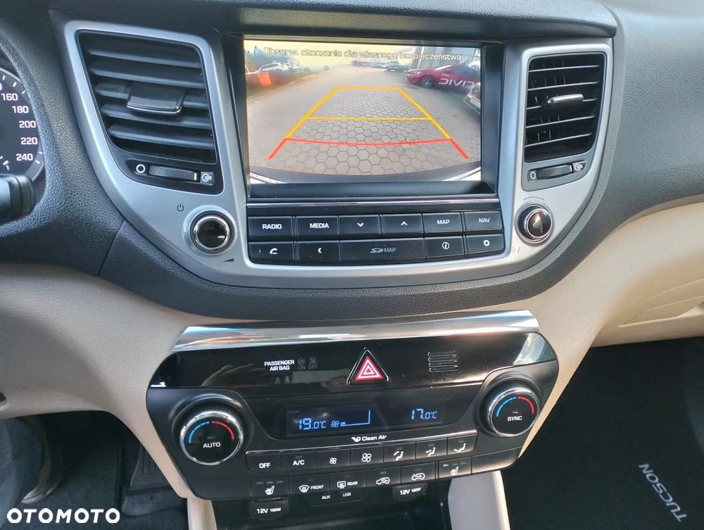 Hyundai Tucson 1.7 CRDI BlueDrive Style 2WD - 10