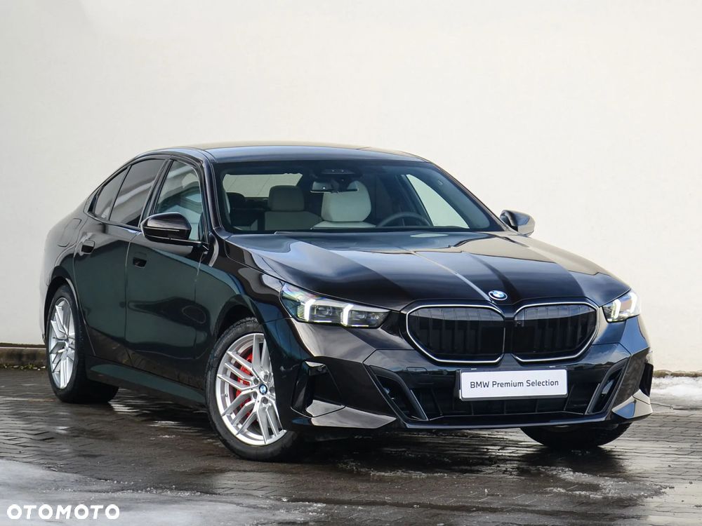 BMW Seria 5 540d xDrive mHEV - 11