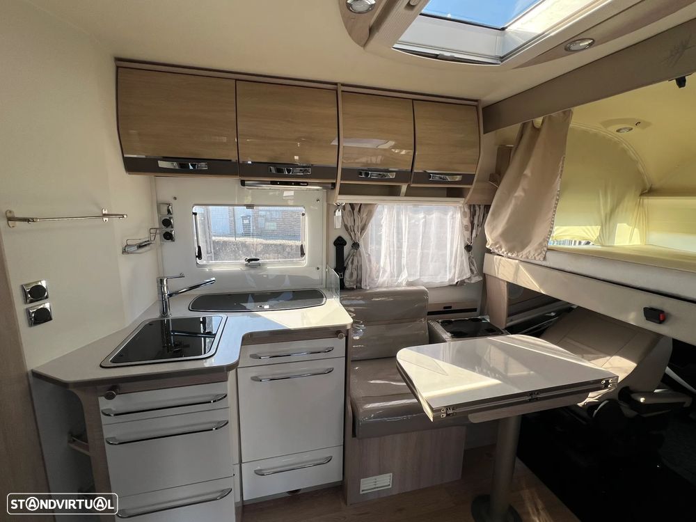 Rapido Serie 8F Cama Central - 21