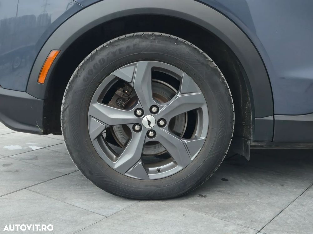 Ford Mustang Mach-E PREMIUM - 33