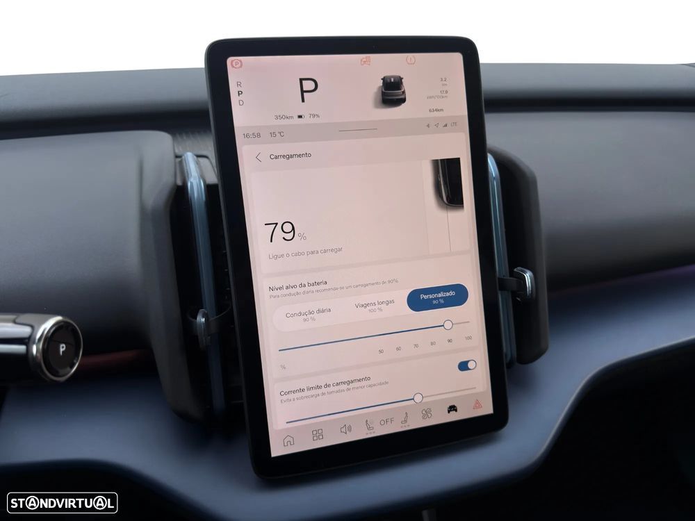 Volvo EX30 Single Motor Extended Range RWD Ultra - 13