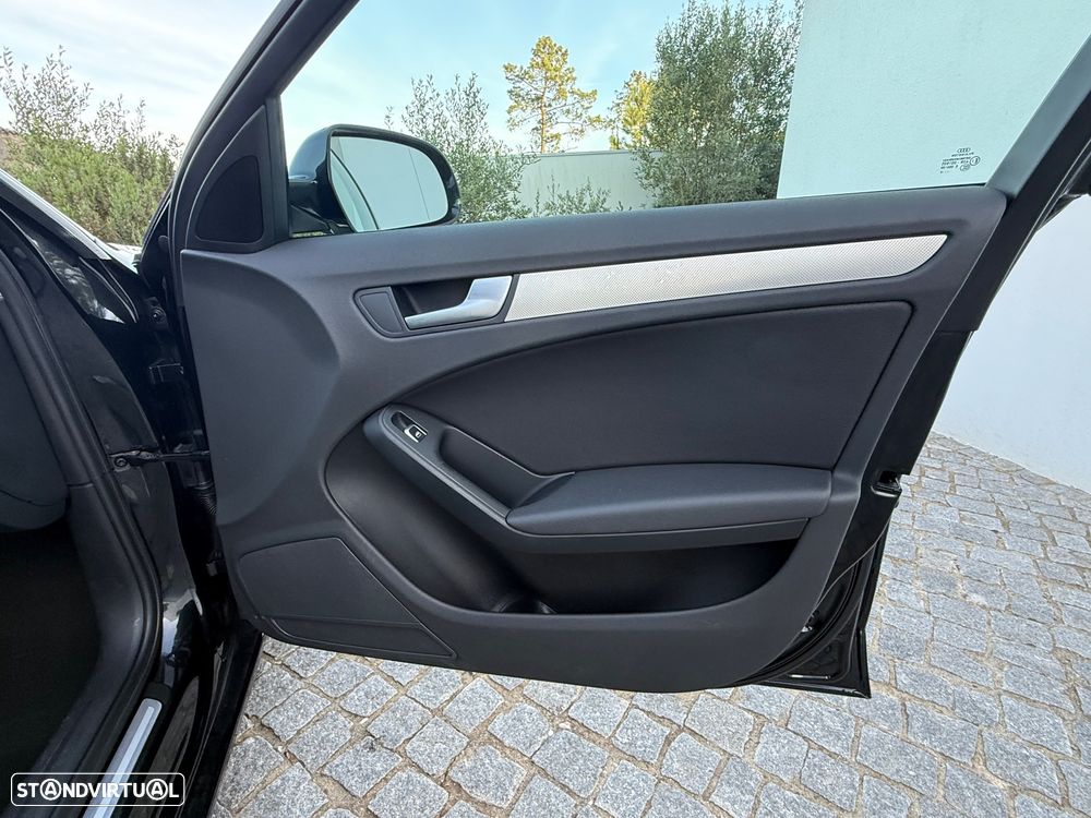 Audi A4 Avant 2.0 TDI DPF S line Sport Pack - 29