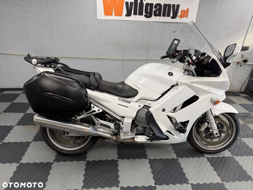 Yamaha FJR - 6
