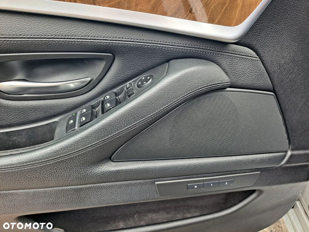 BMW Seria 5 530d xDrive Luxury Line - 12