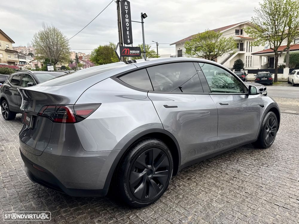 Tesla Model Y RWD - 9
