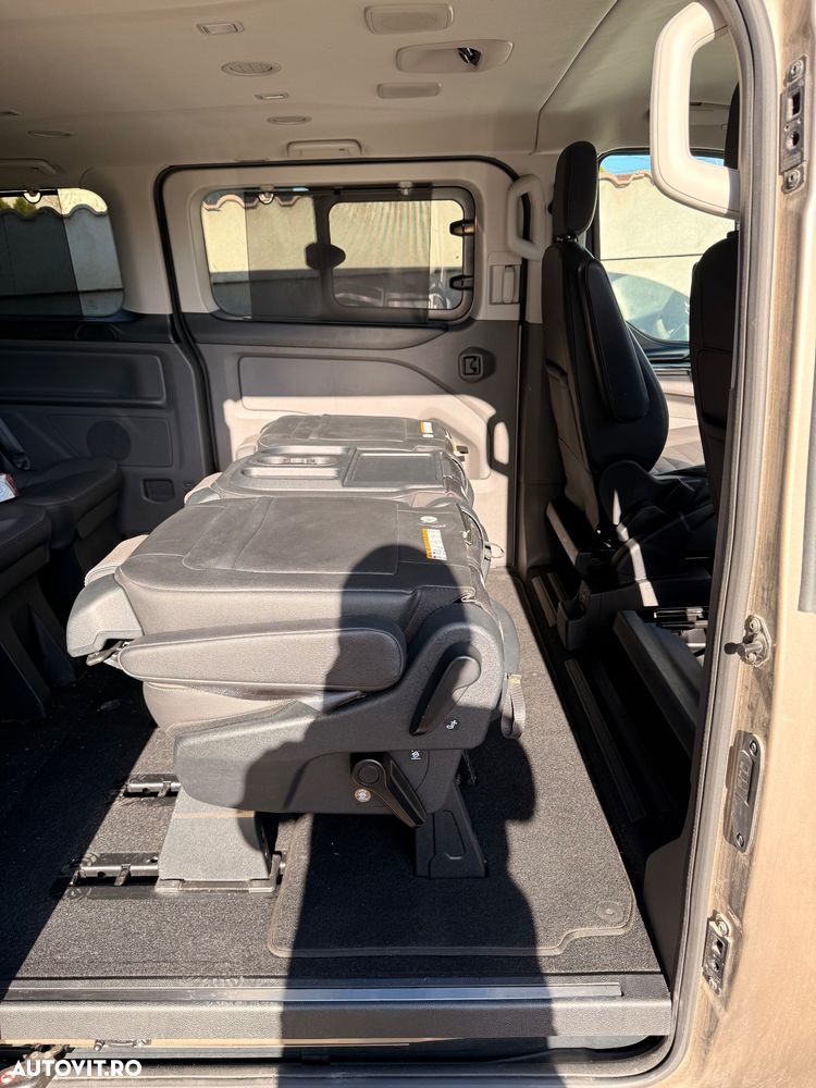 Ford Tourneo Custom - 22