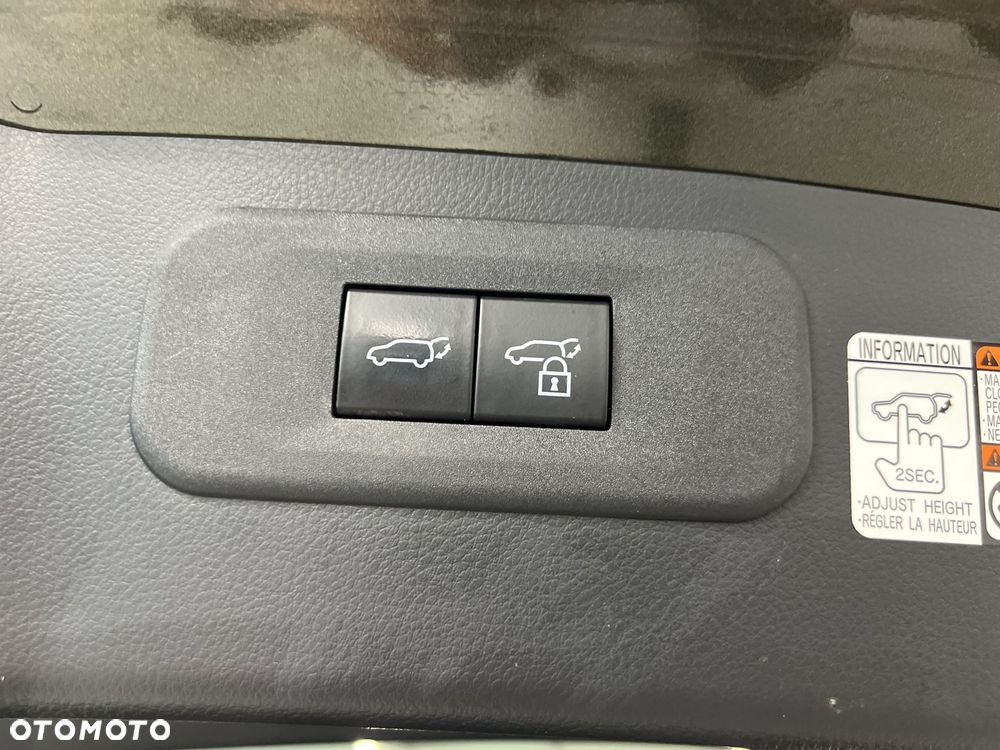 Lexus NX 350h Business AWD - 35