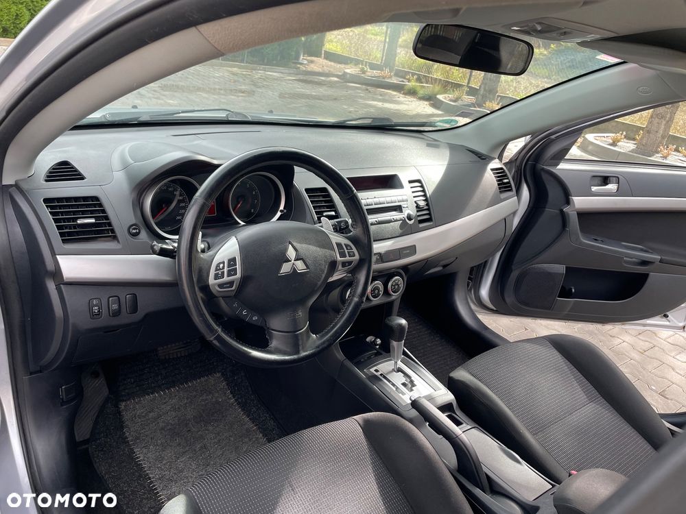 Mitsubishi Lancer 1.8 CVT Instyle - 13