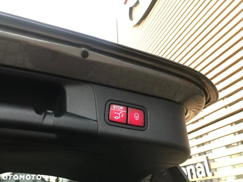 Mercedes-Benz Klasa B 250 e AMG Line 8G-DCT - 9