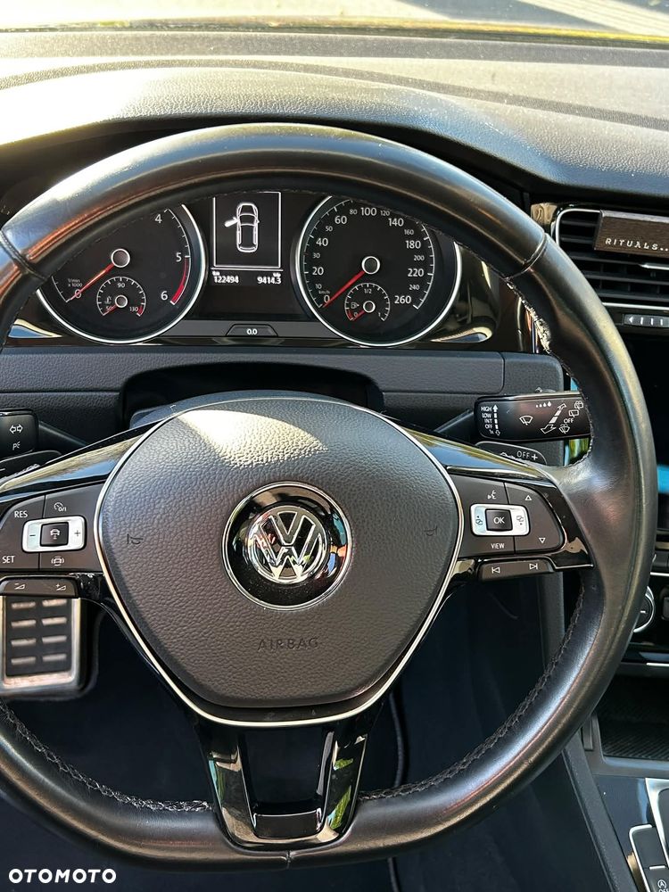 Volkswagen Golf - 8