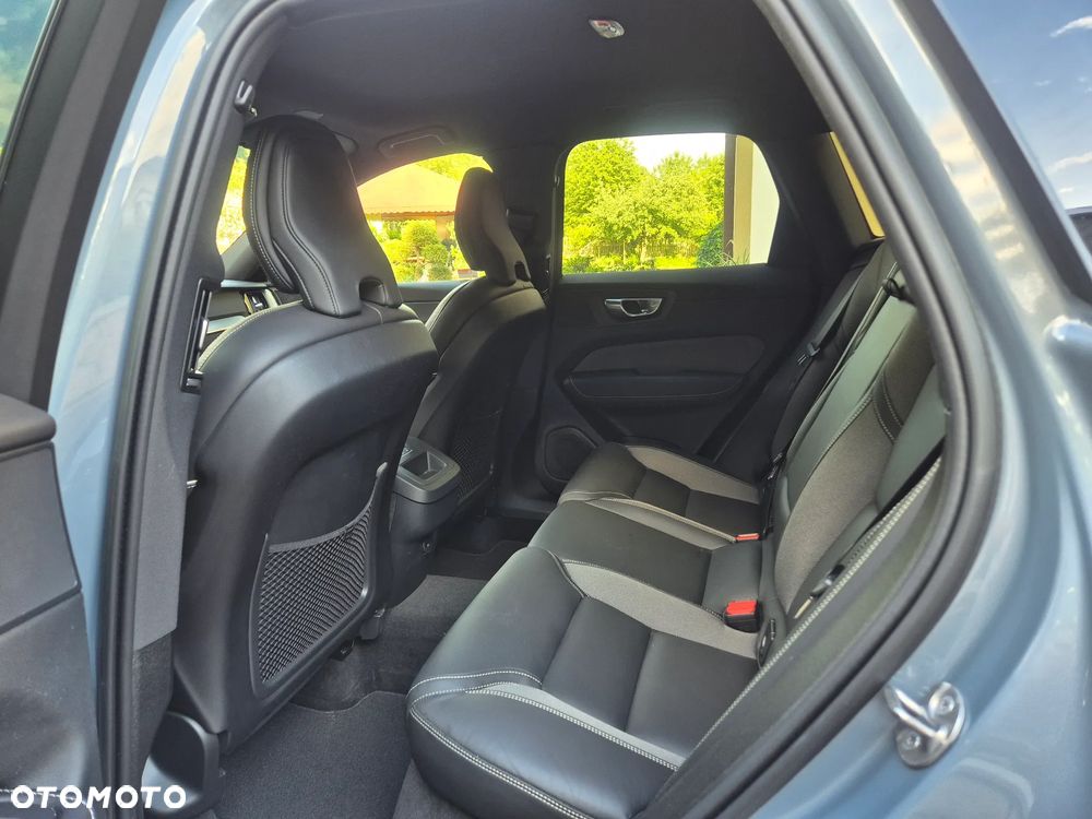 Volvo XC 60 B4 D AWD Plus Dark - 15