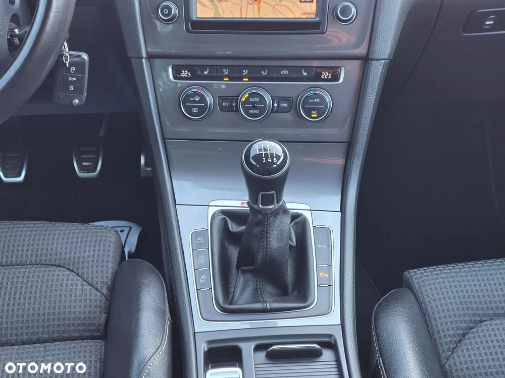 Volkswagen Golf Variant 2.0 TDI BMT 4Mot Highline - 27