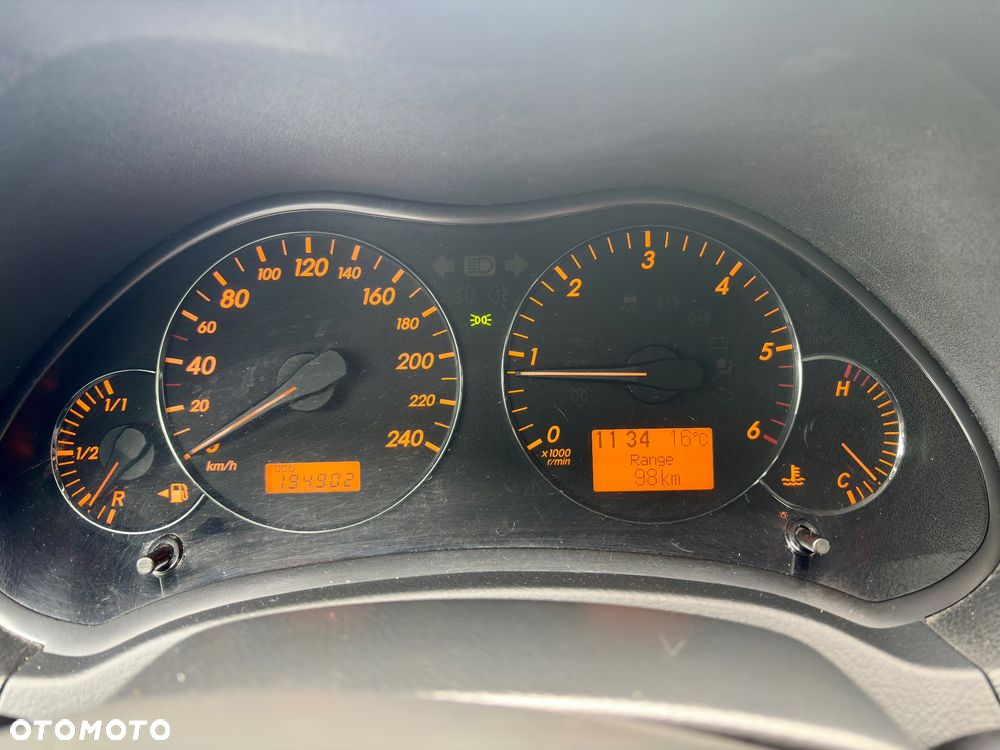 Toyota Avensis 2.0 D-4D Luna - 11