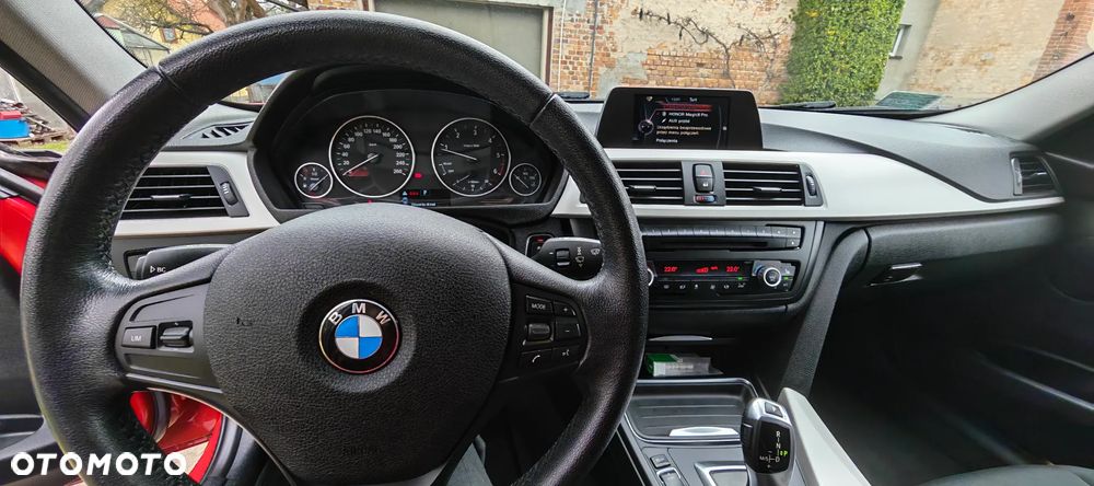 BMW Seria 3 318d - 12