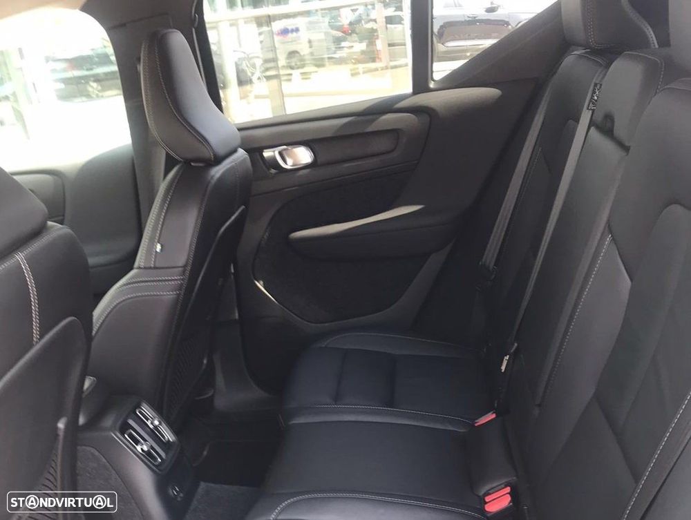 Volvo XC 40 1.5 T5 PHEV Plus Dark - 4