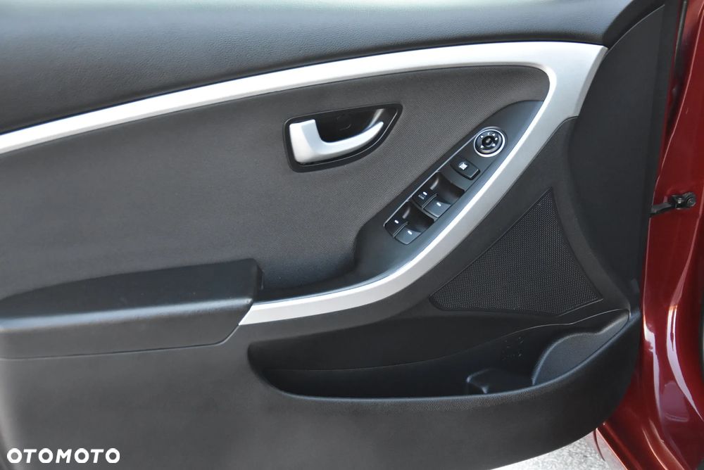 Hyundai i30 blue 1.6 GDI YES Gold - 29