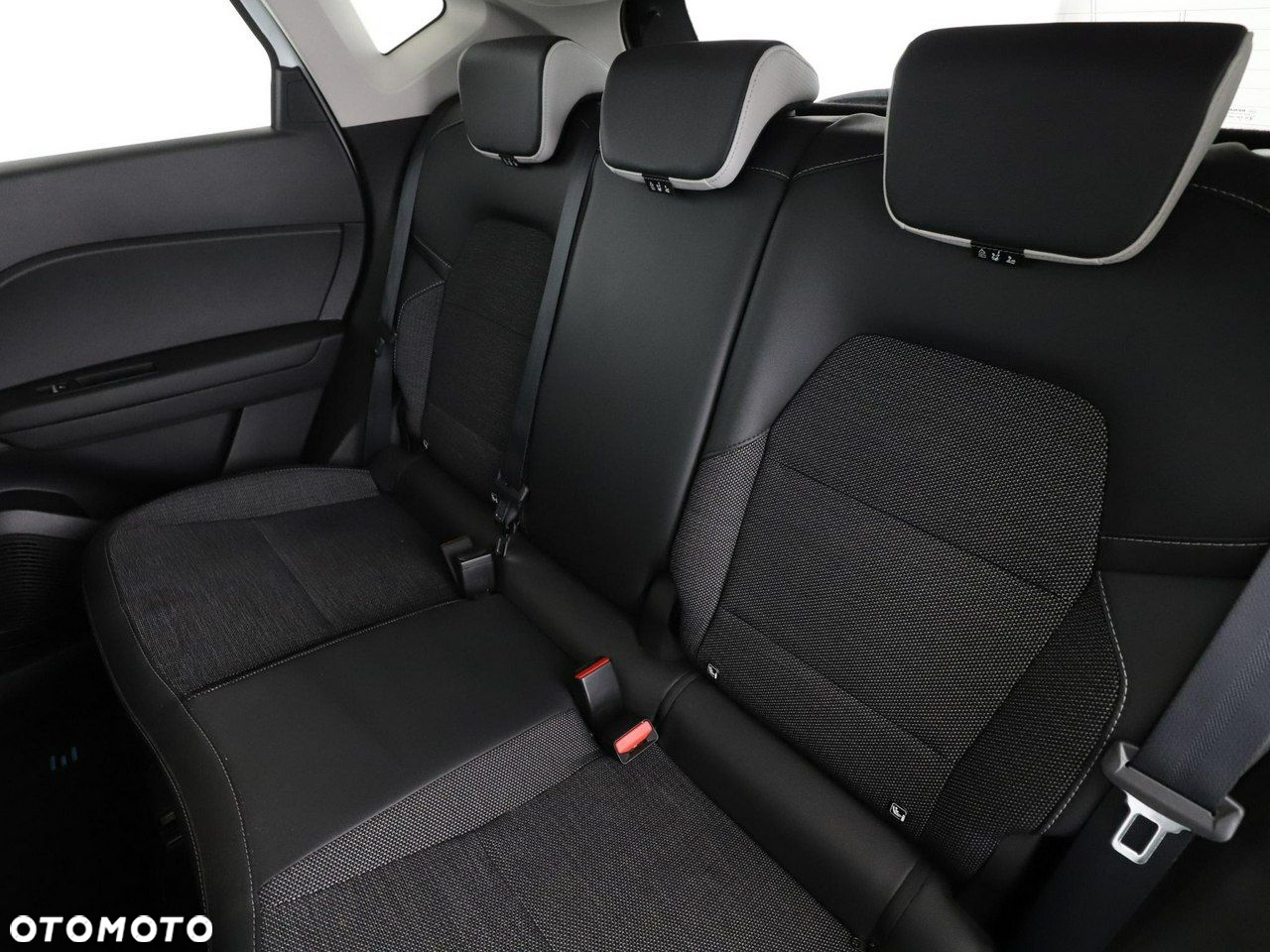Renault Captur E-TECH PLUG-in 160 INTENS - 17