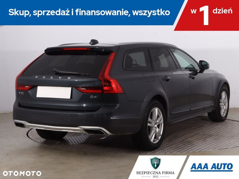 Volvo V90 Cross Country - 7