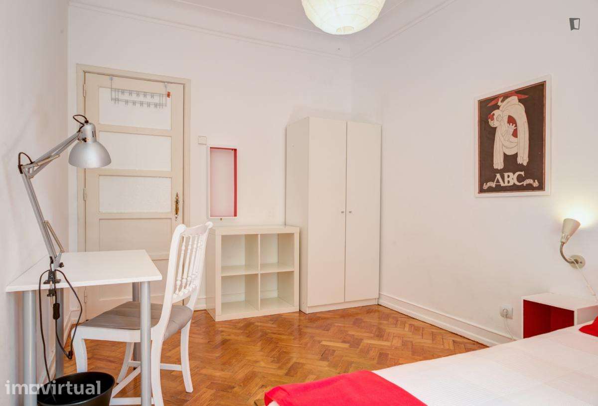Quarto - localizado em São Sebastião Lisbon - Grande imagem: 3/15