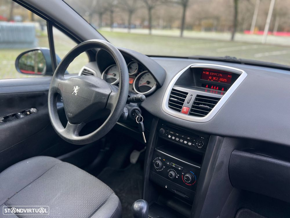 Peugeot 207 1.4 16V Trendy - 9