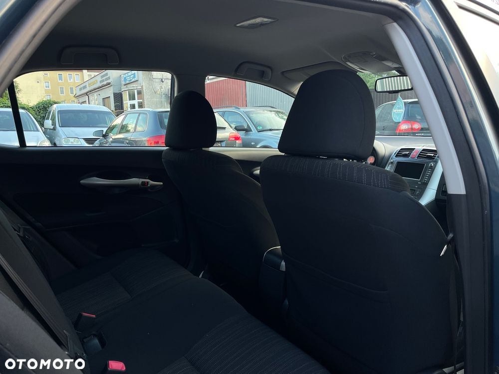 Toyota Auris 2.0 D-4D - 19