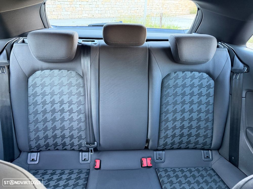 Audi A3 1.6 TDI DPF Ambiente - 11