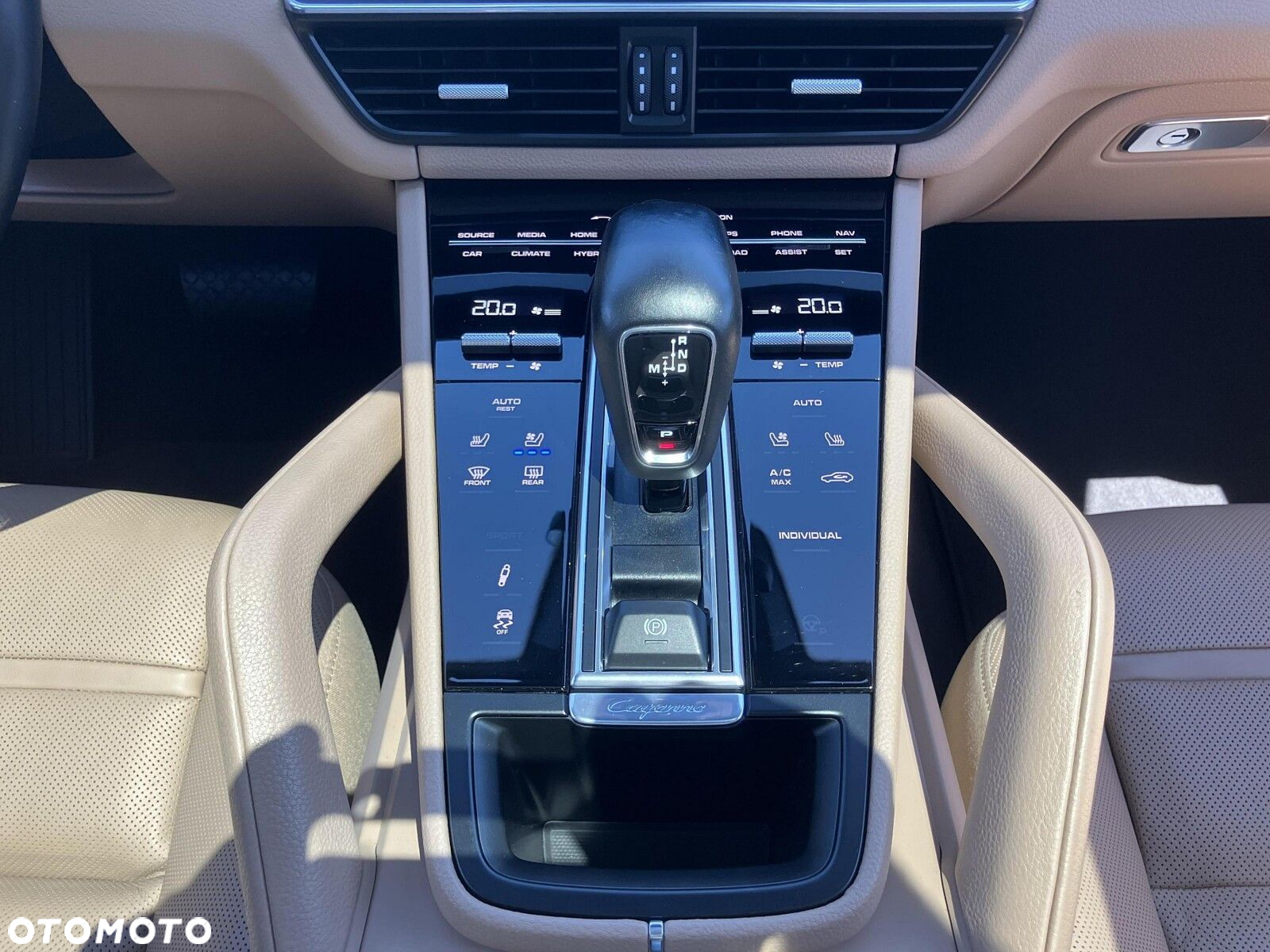 Porsche Cayenne - 25