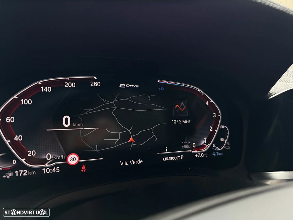 BMW 330 e Pack Desportivo M Auto - 21