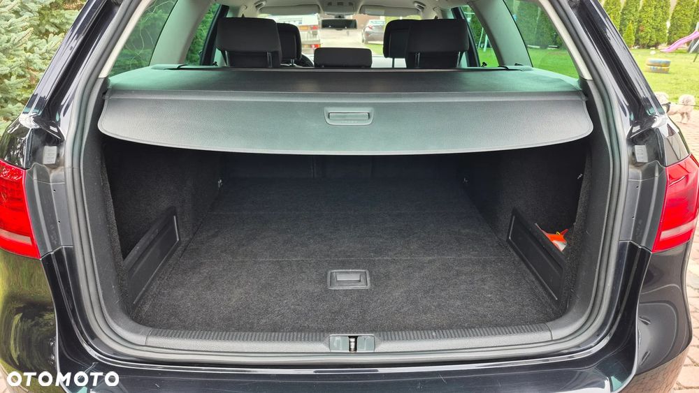 Volkswagen Passat - 13